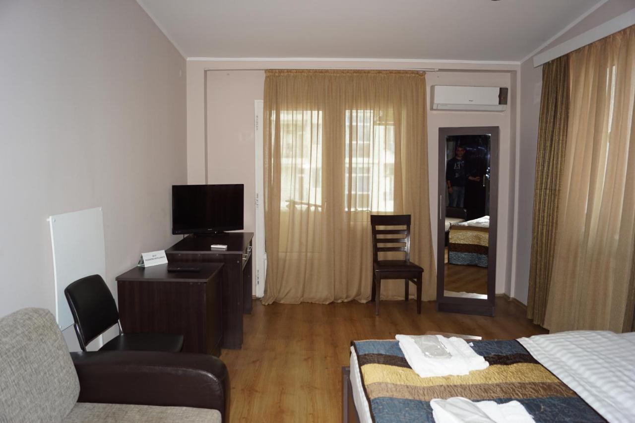 Iar Hotel Batumi Eksteriør billede