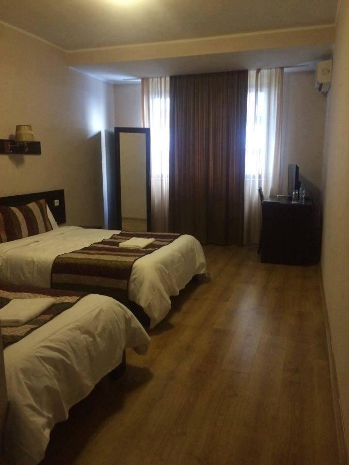 Iar Hotel Batumi Eksteriør billede