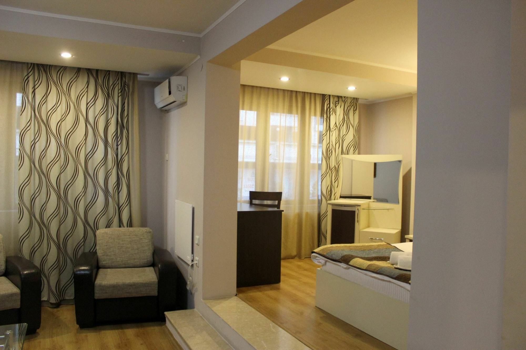 Iar Hotel Batumi Eksteriør billede